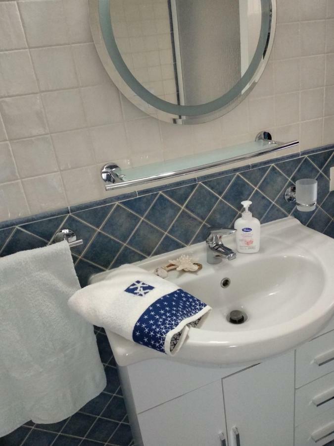 Mansarda Camelie Via Dei Normanni, 45 Villa Campofelice Di Roccella Bagian luar foto